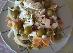 Foto principal de Ensalada de Pasta Estilo Griega