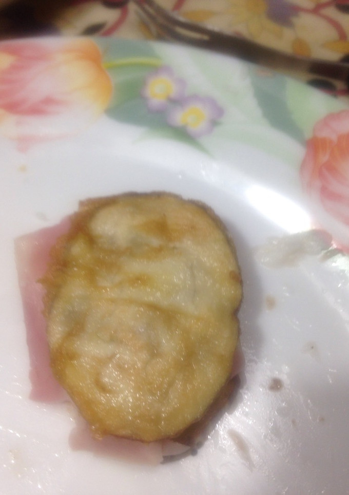 Una foto de Berenjenas rellenas de pollo jamón York y mermelada de tomate