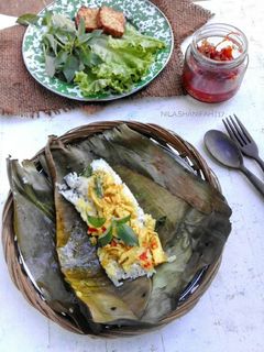 Foto resep Nasi bakar ayam suwir daun jeruk