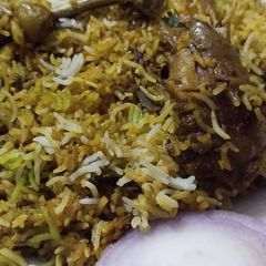 A picture of Nizami chicken biryani.