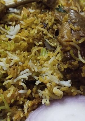 A picture of Nizami chicken biryani.