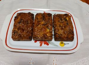 Una foto de Fruit cakes (pasteles de frutas) individuales
