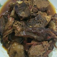 A picture of Stewed Aliya (smoked beef).