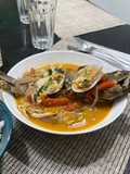 Sudado de cabrilla (pescado) peruano