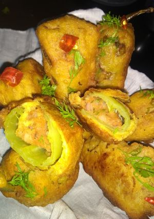 A picture of Mirchi vada.