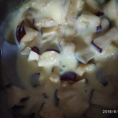 A picture of Fruit puding.