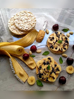 عکسی از دستور رایس کیک با کره بادام زمینی 🌸