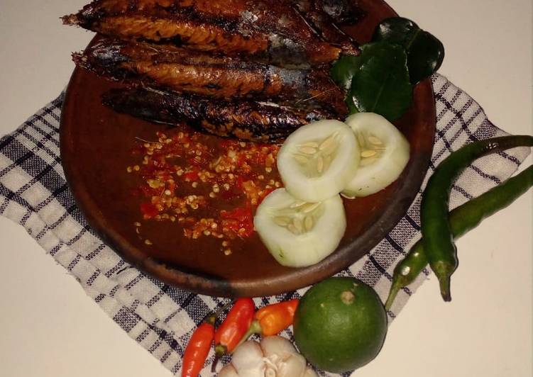 Ikan Tongkol Goreng + Sambal Bawang 🐟🌶️🥒