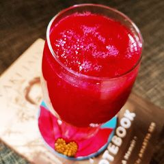 A picture of TBC Glowing Skin Smoothie.