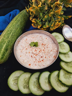 खीरे का रायता(Kheere ka raita recipe in Hindi) रेसिपी मुख्य फोटो