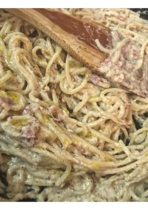 Una foto de Espaguetis carbo-especiales 👩🏻‍🍳