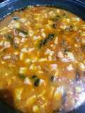Chile poblano con queso y chorizo en salsa 🧀🌶️🍅