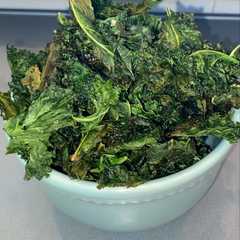 Una foto de Chips de kale