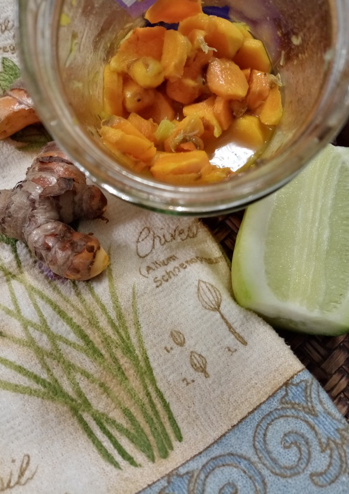 কাঁচা হলুদ এর আচার রেসিপির প্রধান ছবি