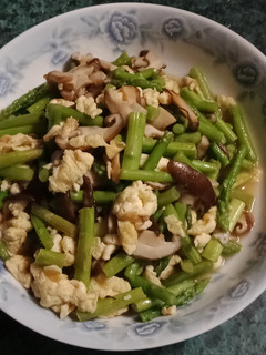 香菇蘆筍炒蛋 的食譜成品照片