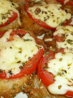 Una foto de Milanesa de hígado a la napolitana