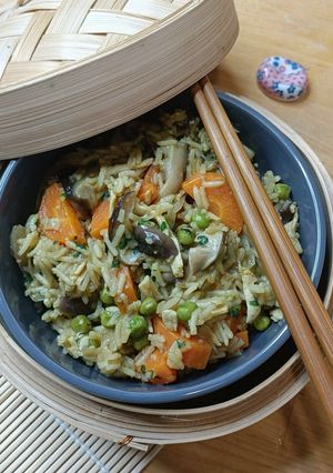 Une photo de 🥢One pot Riz sauté aux shiitakee et petits légumes