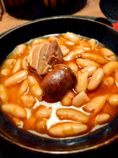 Una foto de Fabada Asturiana en olla de cocción lenta