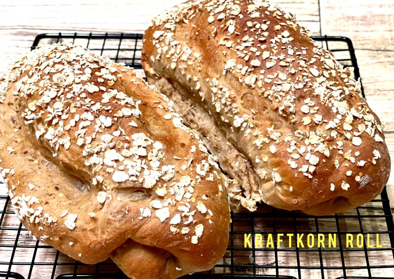 Kraftkorn Roll Bread