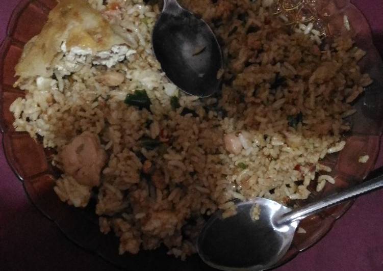 Nasi goreng jeroan ikan