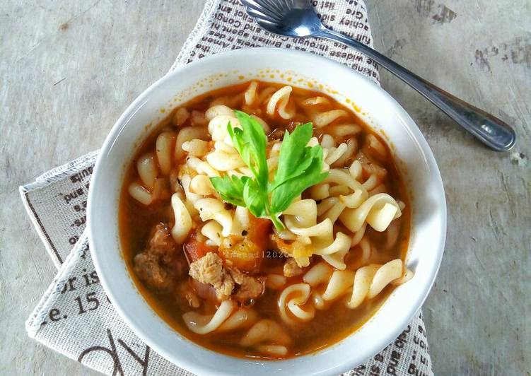 Bolognaise Macaroni Soup