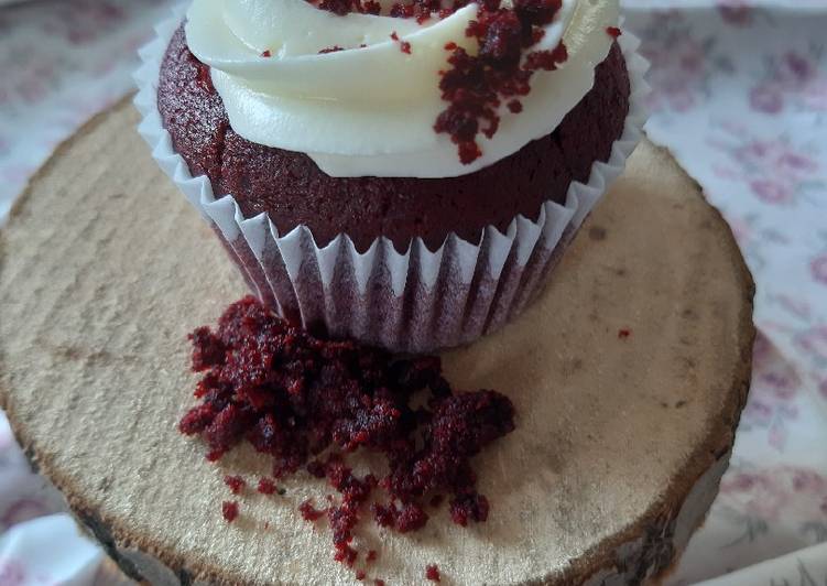 Cupcakes red velvet con crema de queso