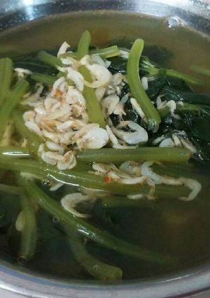Hình của món Tép nấu canh rau lang.