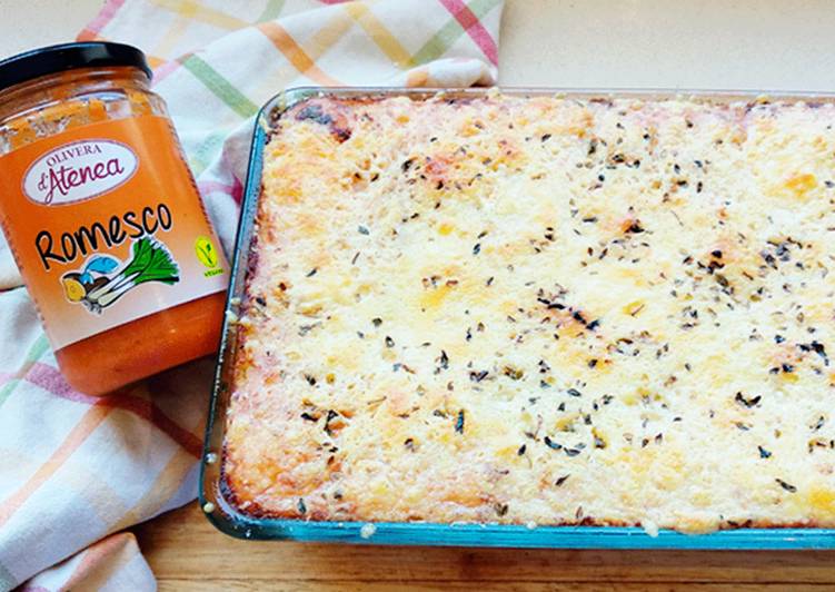 Pastel de patata y carne con Romesco