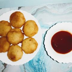A picture of Semolina masala kachodi.