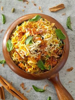 વેજ દમ બિરયાની (Veg Dum Biryani Recipe In Gujarati) રેસીપી મુખ્ય ફોટો