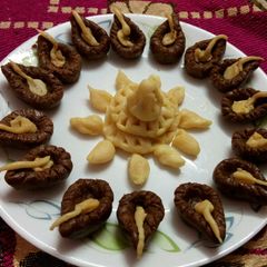 A picture of Edible Chocolate diya.