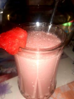 তরমুজ মিল্ক শেক (tarmuj milk shake recipe in Bengali) রেসিপির প্রধান ছবি