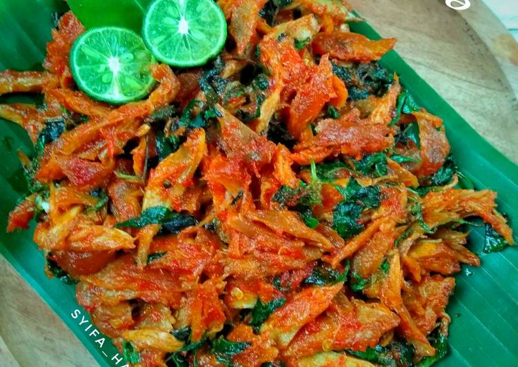 Resep @GURIH Sambal Ayam Suwir Kemangi #week10 masakan harian