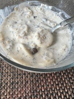 A picture of “Instant” Overnight Oats.
