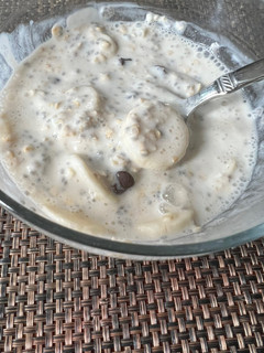 A picture of “Instant” Overnight Oats.