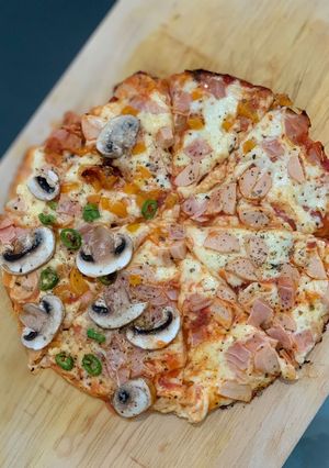 Una foto de Pizza casera al sartén
