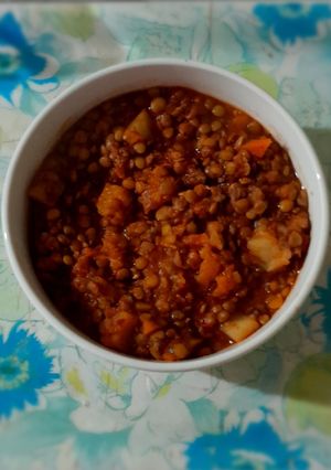 Una foto de Lentejas cocidas con verduras😋