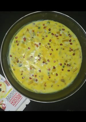 फ्रूट कस्टर्ड(fruit custard recipe in hindi) रेसिपी मुख्य फोटो