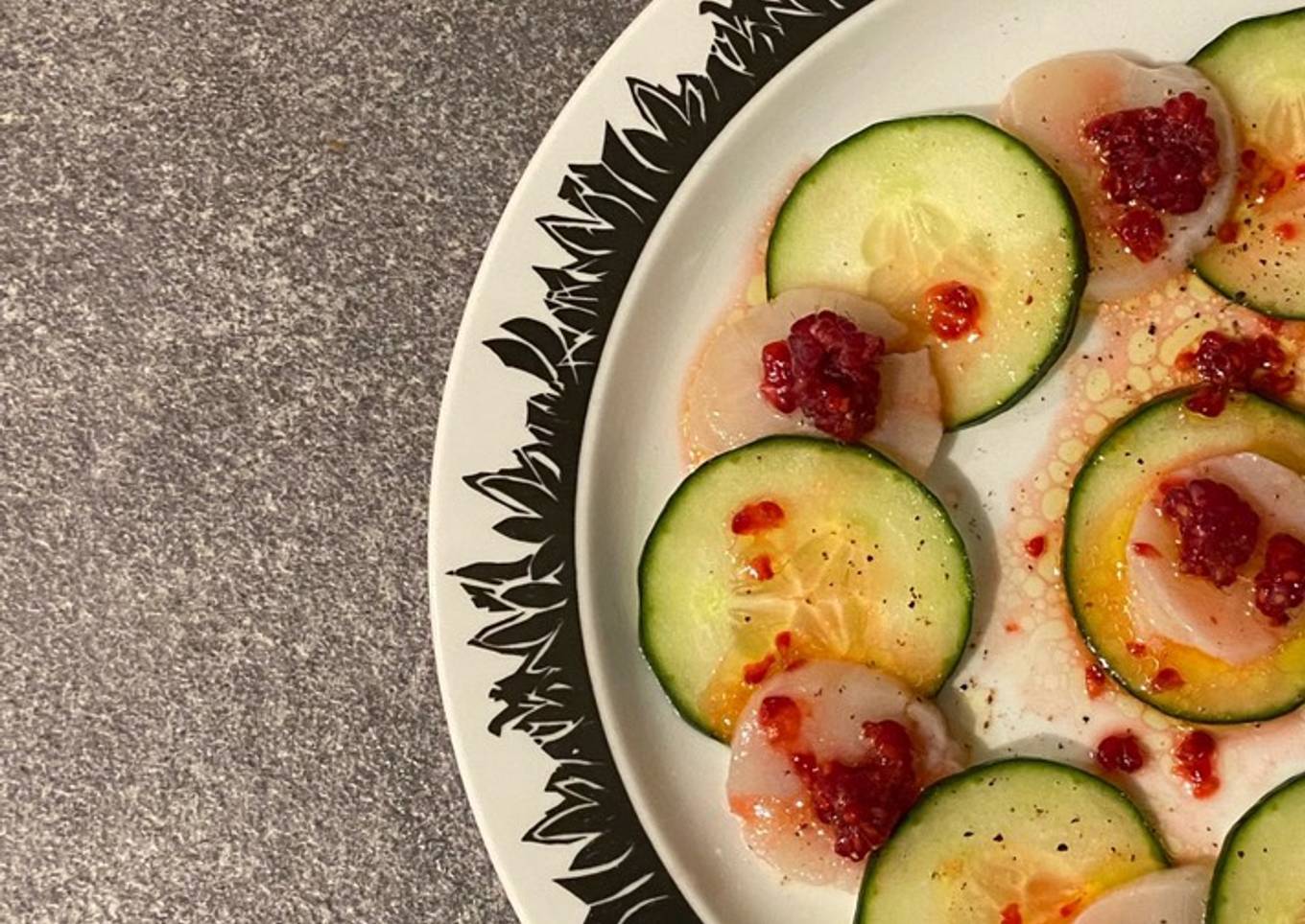 Carpaccio de Saint Jacques à la framboise 🥒