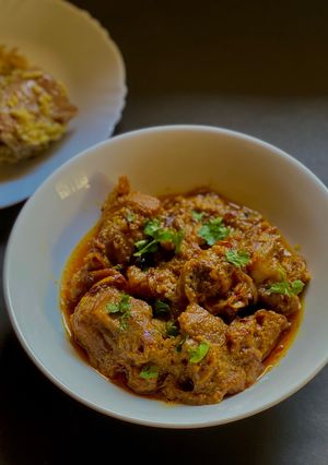 A picture of Gosht Qorma.