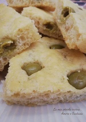Foto di Focaccia con olive verdi