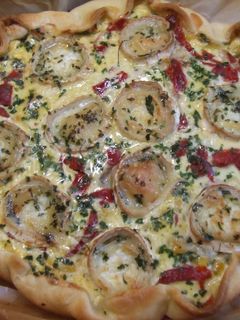 Una foto de Tarta de pollo y maíz con queso de cabra