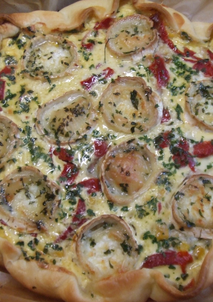 Una foto de Tarta de pollo y maíz con queso de cabra