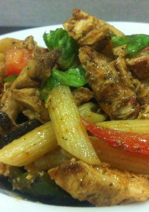 A picture of Roasted Chicken Pasta Salad for Christmas brunch :).