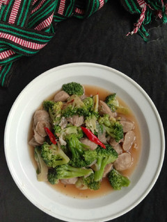 Foto resep Tumis Brokoli Bakso
