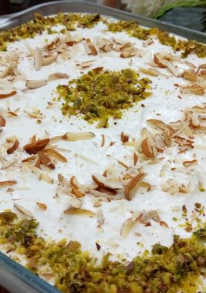 A picture of Layani lubnan (Arabian dessert).