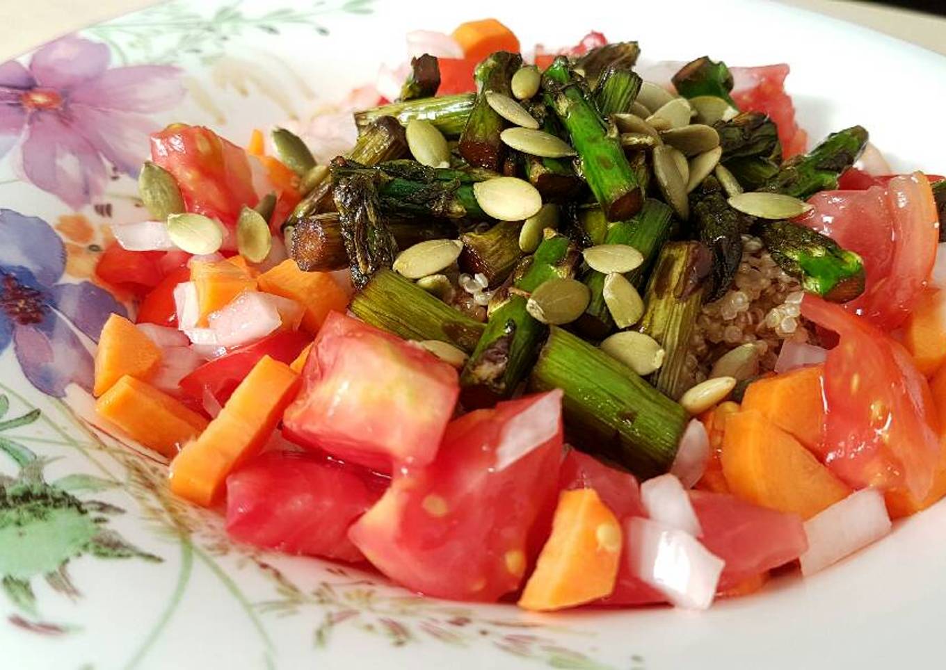 Ensalada templada de quinoa y trigueros