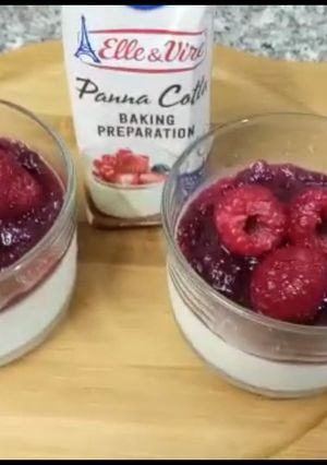 A picture of Quick and easy Panna cotta with ruspberry.
