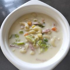 A picture of Sopas.