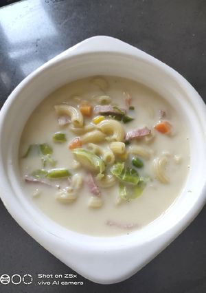 A picture of Sopas.